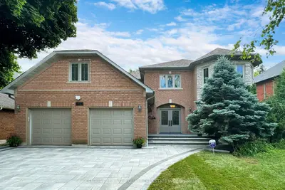 Detached in Richmond Hill