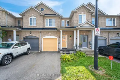 222 Tom Taylor Crescent, Newmarket, On L3x 3e8
