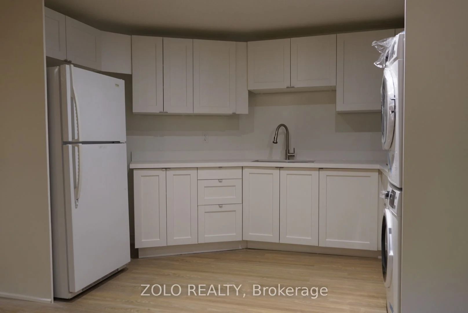 1069 Far Circle N B, Newmarket, ON L3X 1N4