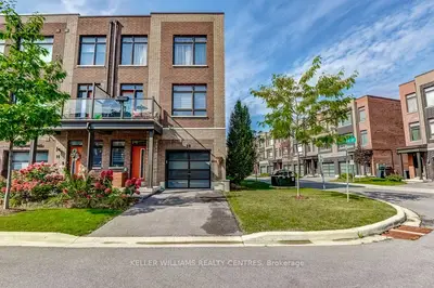 Att/Row/Townhouse in Vaughan