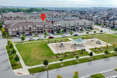 Att/Row/Townhouse in Markham