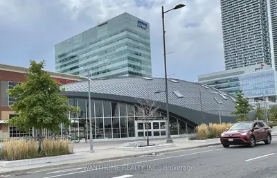 Condo Apartment in Vaughan