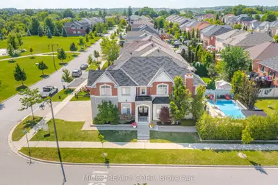 Detached in King