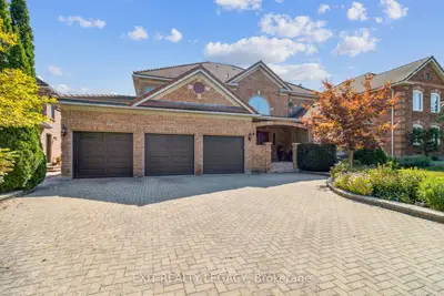 Detached in Richmond Hill