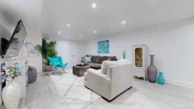 Detached in Newmarket