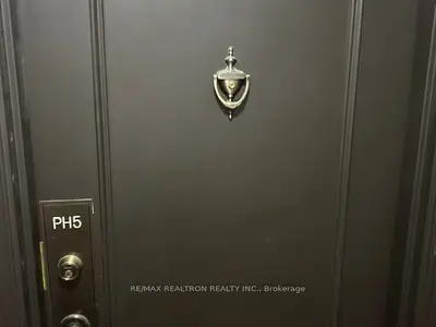 Condo Apartment in Markham