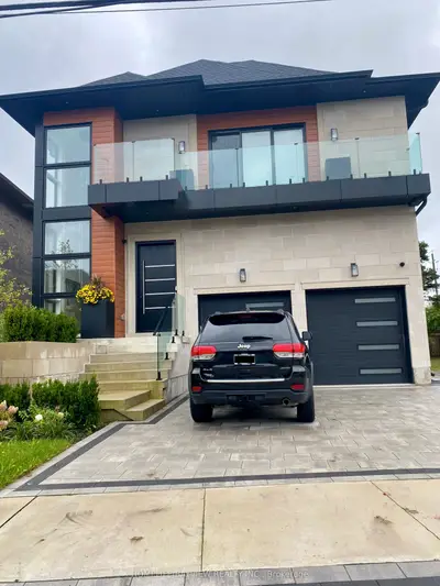 Detached in Richmond Hill