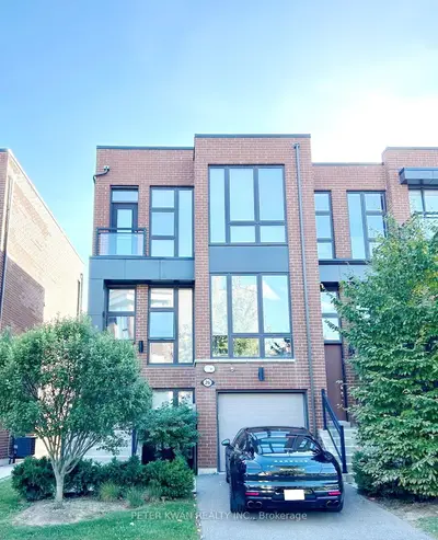 Att/Row/Townhouse in Vaughan