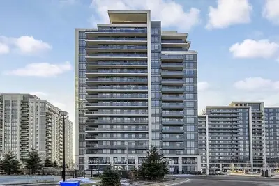 Condo Apartment in Vaughan