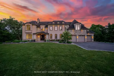 Detached in King