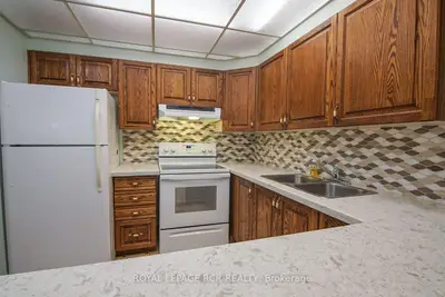 Condo Apartment in East Gwillimbury