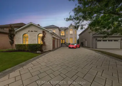 Detached in Richmond Hill