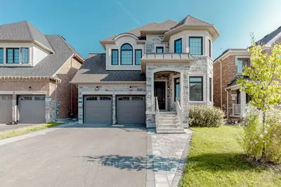Detached in East Gwillimbury