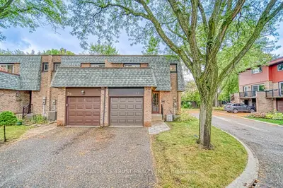Condo Townhouse in Markham