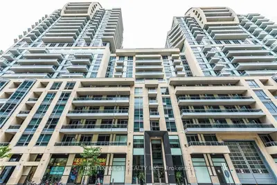 Condo Apartment in Richmond Hill
