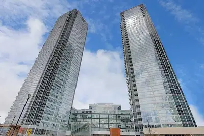 Condo Apartment in Vaughan