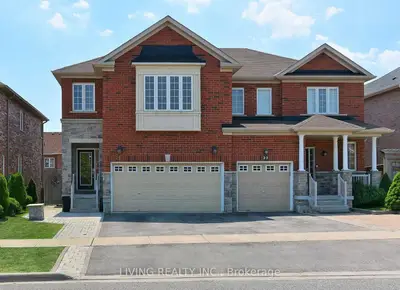 Semi-Detached in Richmond Hill
