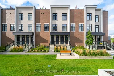Condo Townhouse in Vaughan