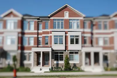 Att/Row/Townhouse in Markham