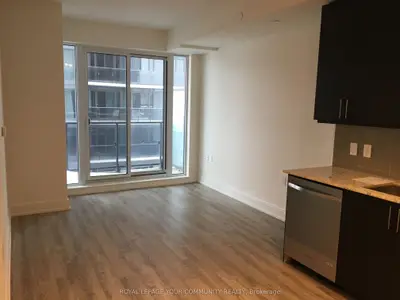 Condo Apartment in Richmond Hill