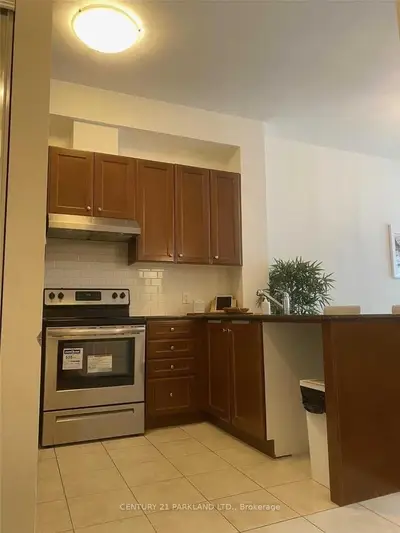 Condo Apartment in Vaughan