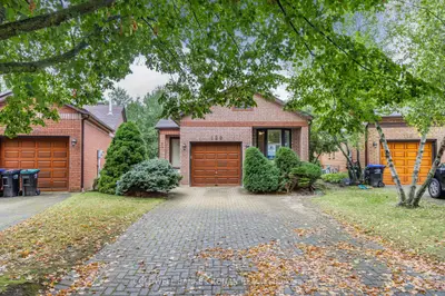 Detached Condo in New Tecumseth
