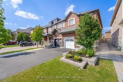 Att/Row/Townhouse in Vaughan