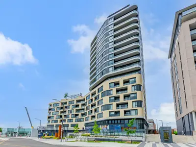 Condo Apartment in Vaughan