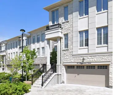 45 Plowman Lane, Richmond Hill, On L4s 0g4