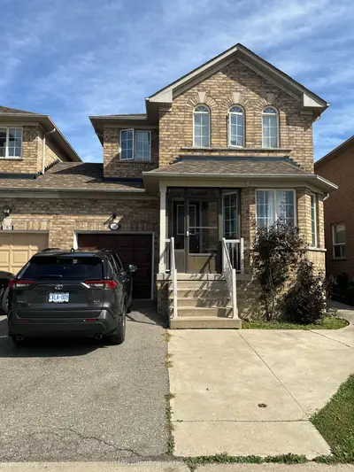 Semi-Detached in Richmond Hill