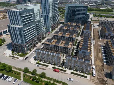Condo Townhouse in Vaughan
