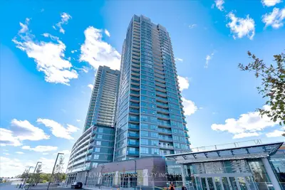 Condo Apartment in Vaughan