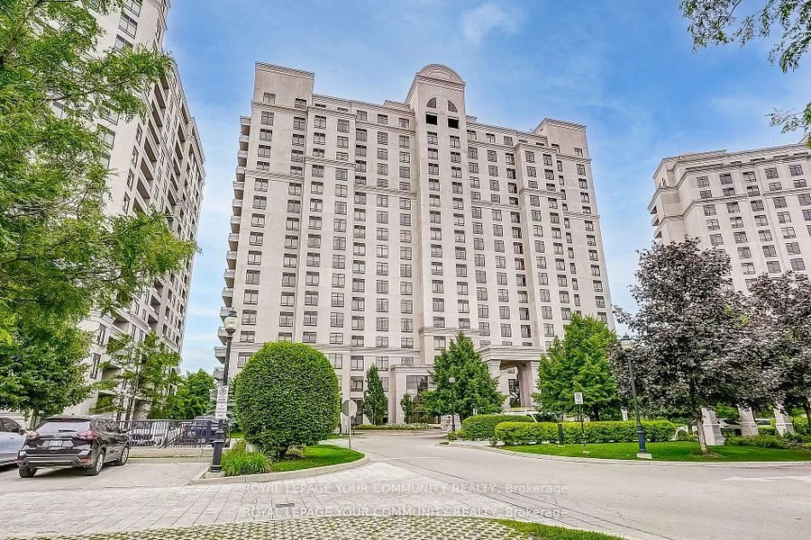 Condo Apartment in Vaughan