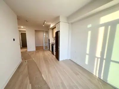 Condo Apartment in Vaughan