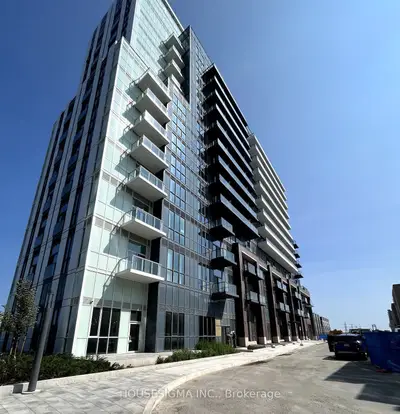 Common Element Condo in Vaughan