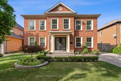 Detached in Richmond Hill