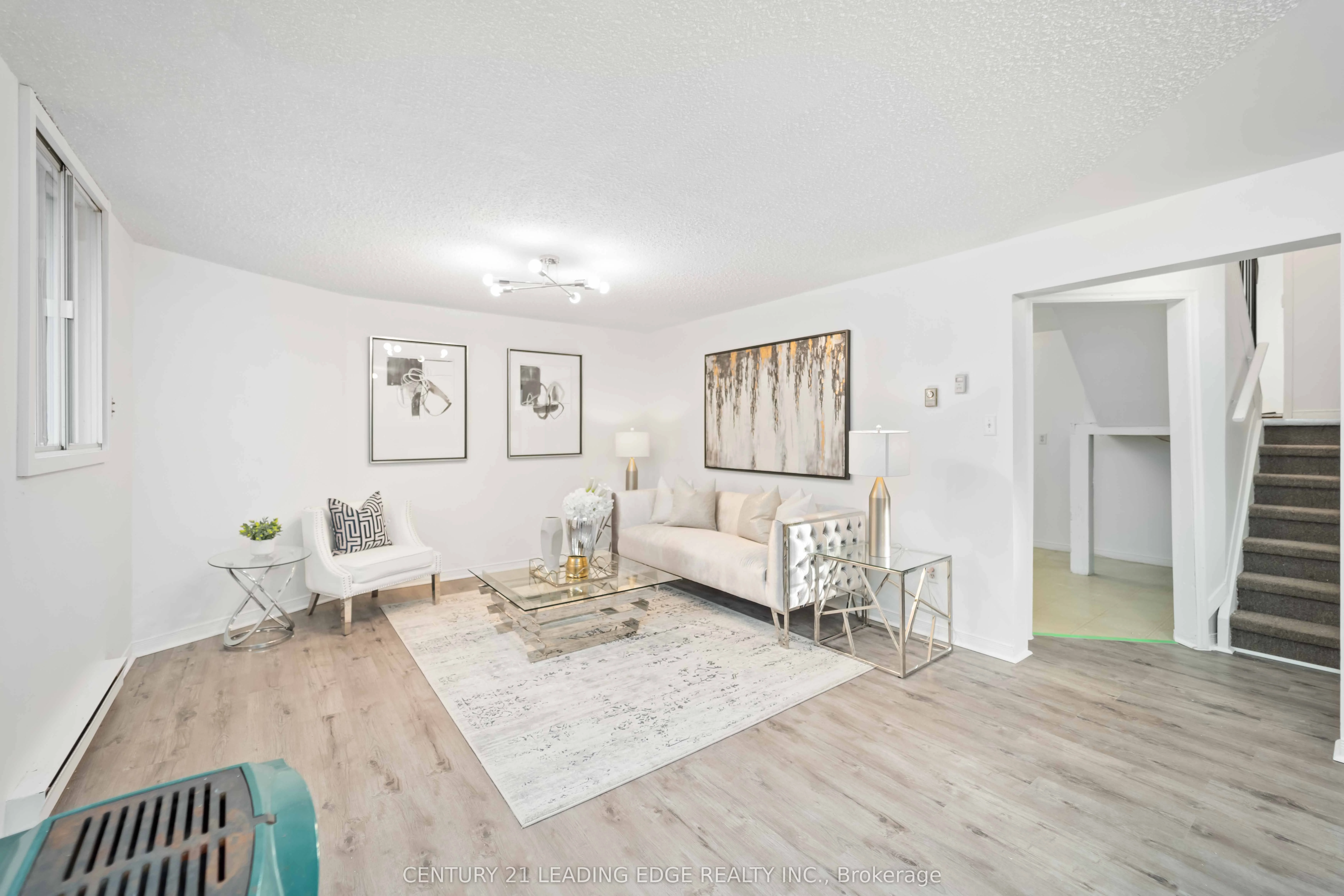 130 Park Avenue, East Gwillimbury, ON L9N 1H8