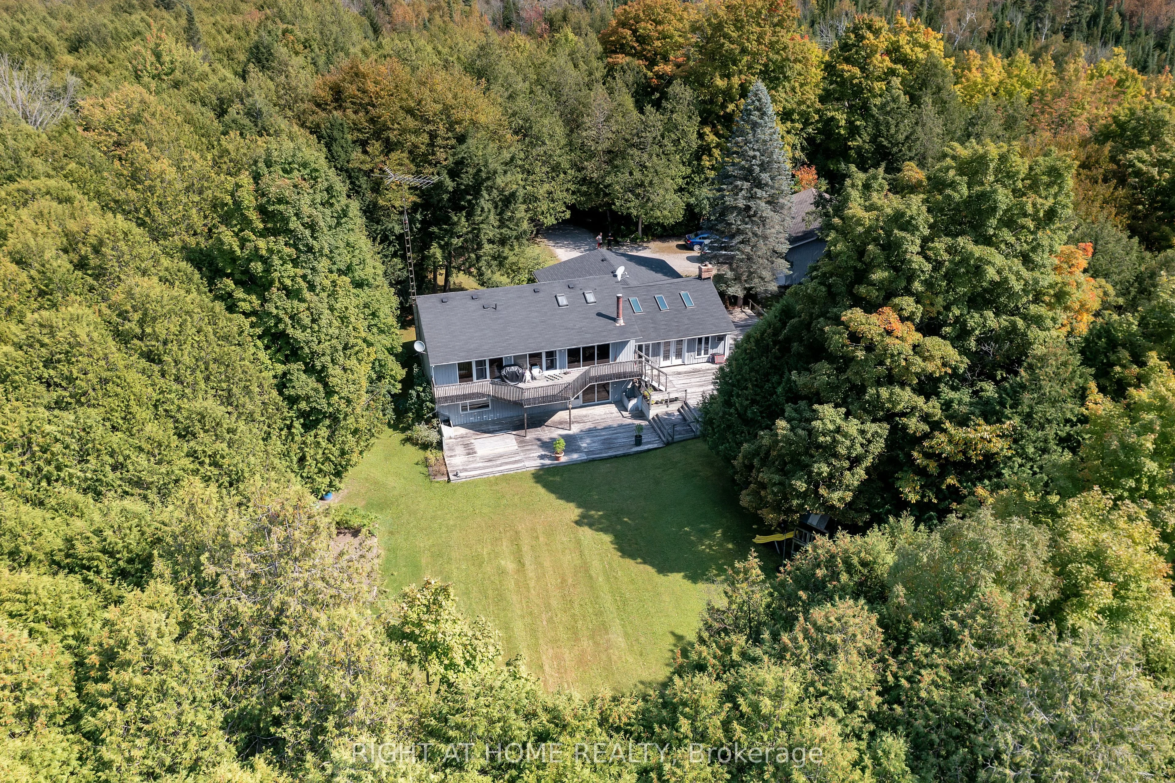 Detached in Brock