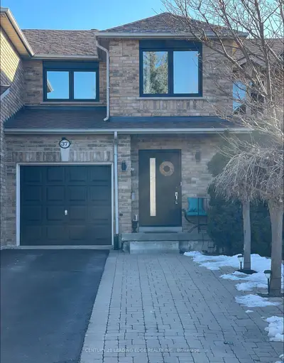 Att/Row/Townhouse in Vaughan