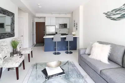 Condo Apartment in Innisfil