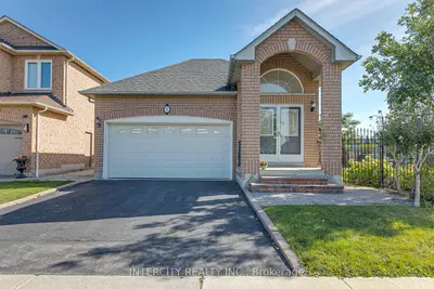 Detached in Vaughan