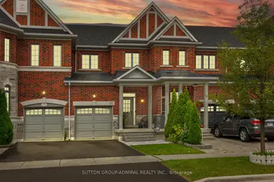 Att/Row/Townhouse in Vaughan