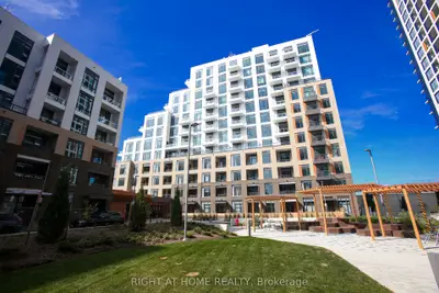 Condo Apartment in Vaughan