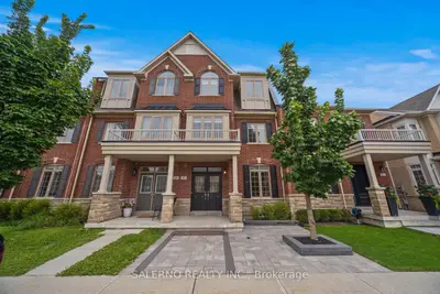 Att/Row/Townhouse in Vaughan