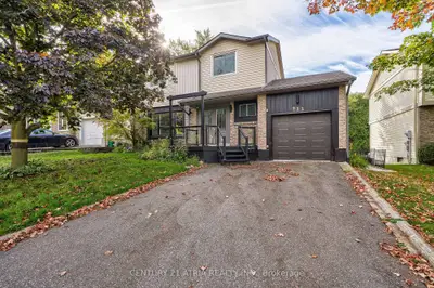 932 Elgin Street, Newmarket, On L3y 3c1