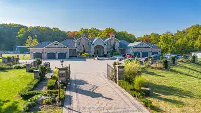 Detached in King