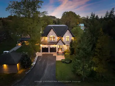 Detached in King