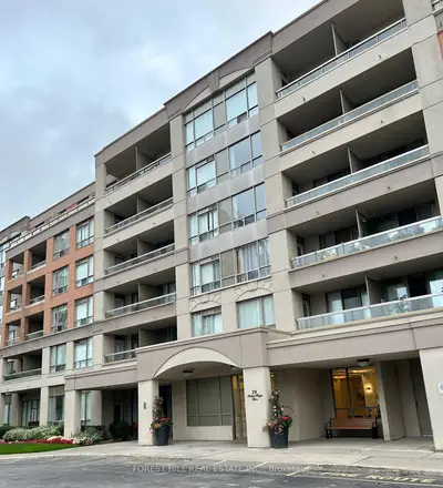 Condo Apartment in Richmond Hill