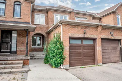 Att/Row/Townhouse in Vaughan