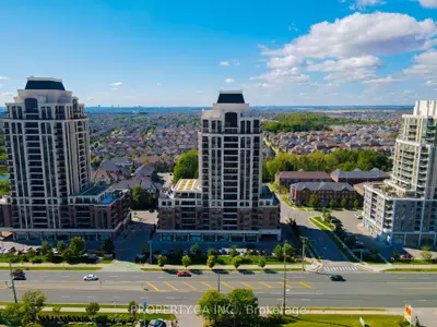 Condo Apartment in Markham
